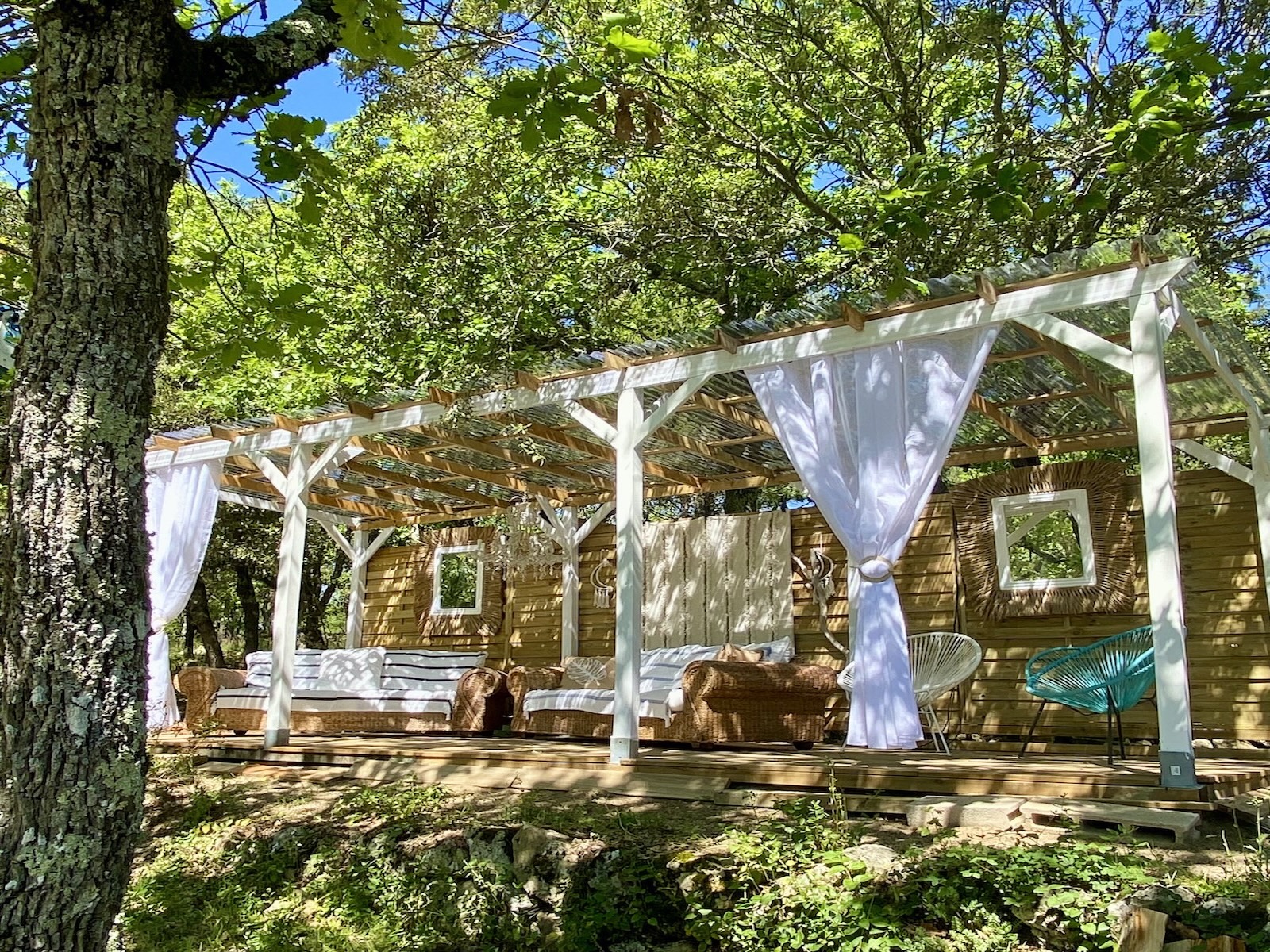 pergola chambres d hotes en provence verte