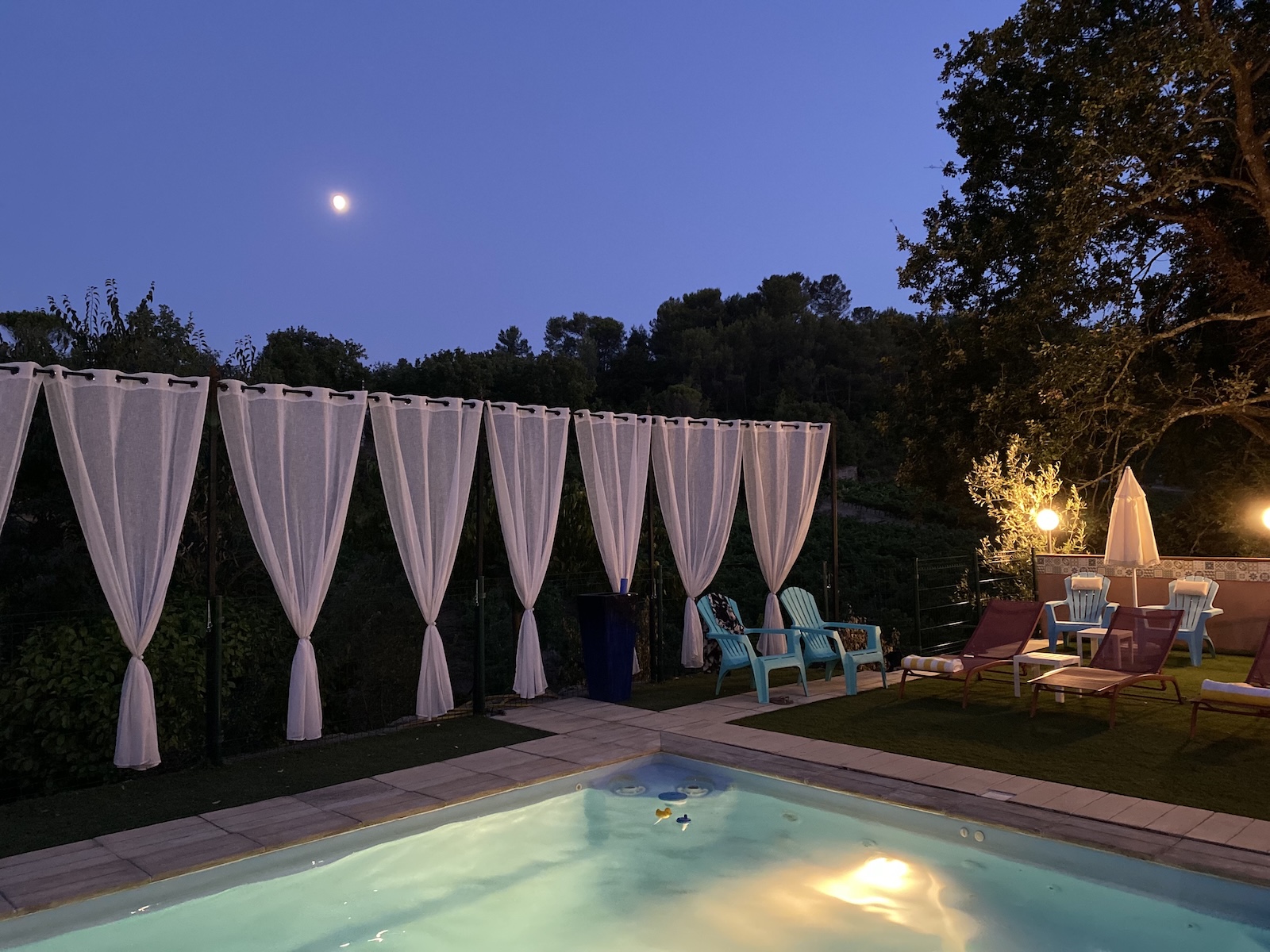 piscine de nuit a tourves dans le var