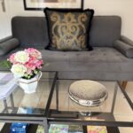 coin salon dans la chambre terrasse d une maison d hotes a tourves