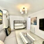 vue interieure de la junior suite reliee a la chambre terrasse en provence verte