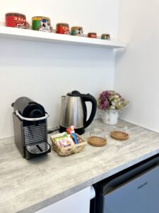 Chambre Azur coin cafe chambre hotes provence machine cafe bouilloire